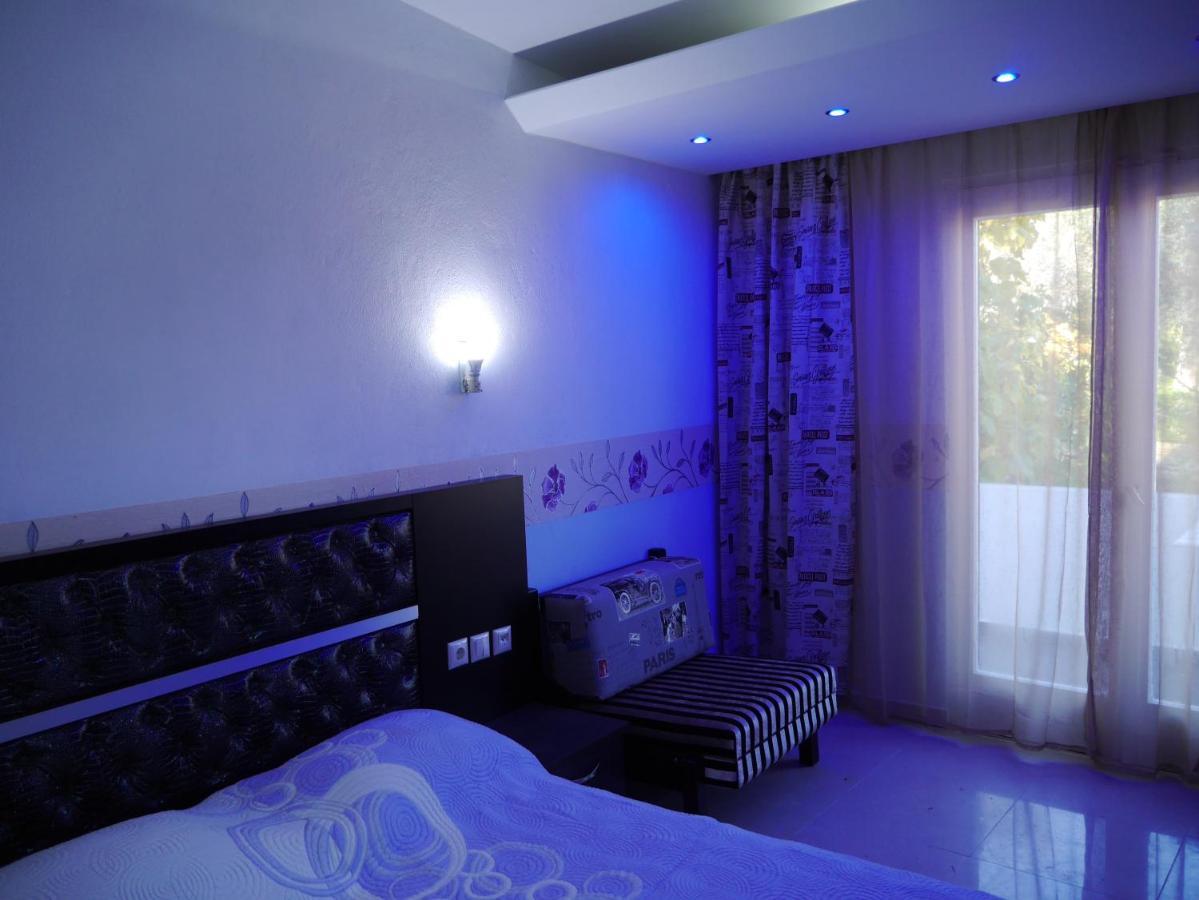 Blue Bay Beach Hotel Коініра Екстер'єр фото