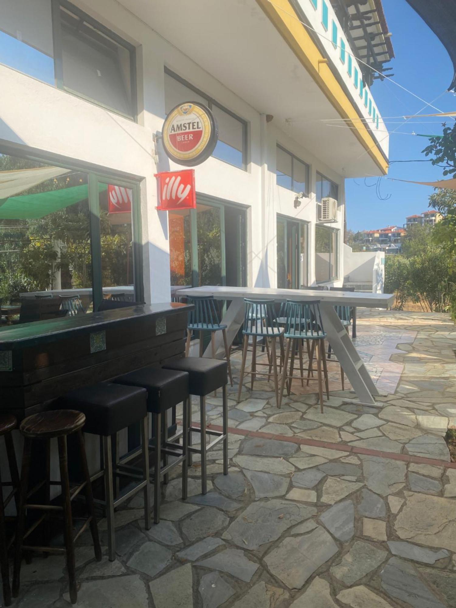 Blue Bay Beach Hotel Коініра Екстер'єр фото